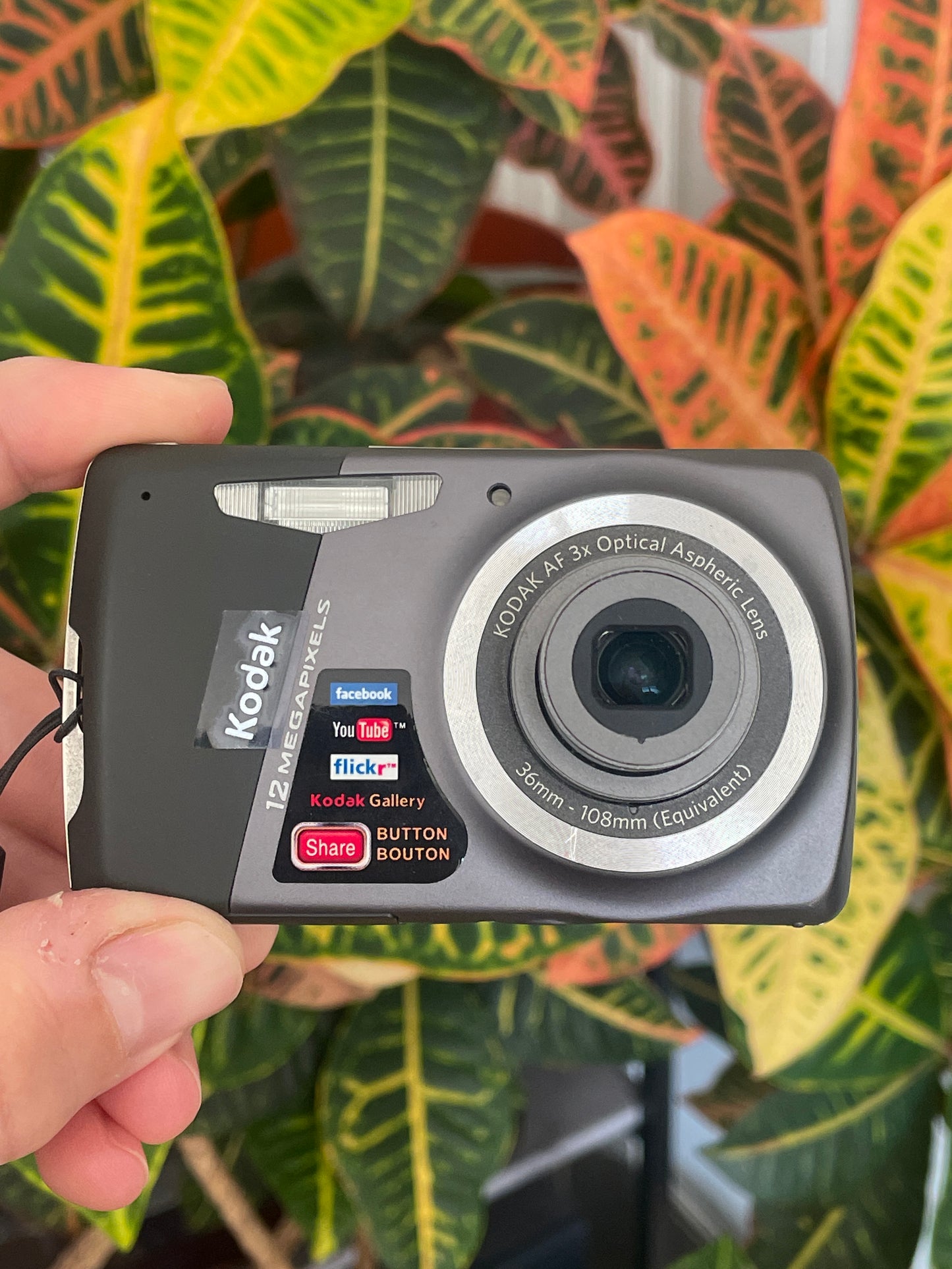 Kodak EasyShare M530 12 MP Digital Camera Bundle - Gray