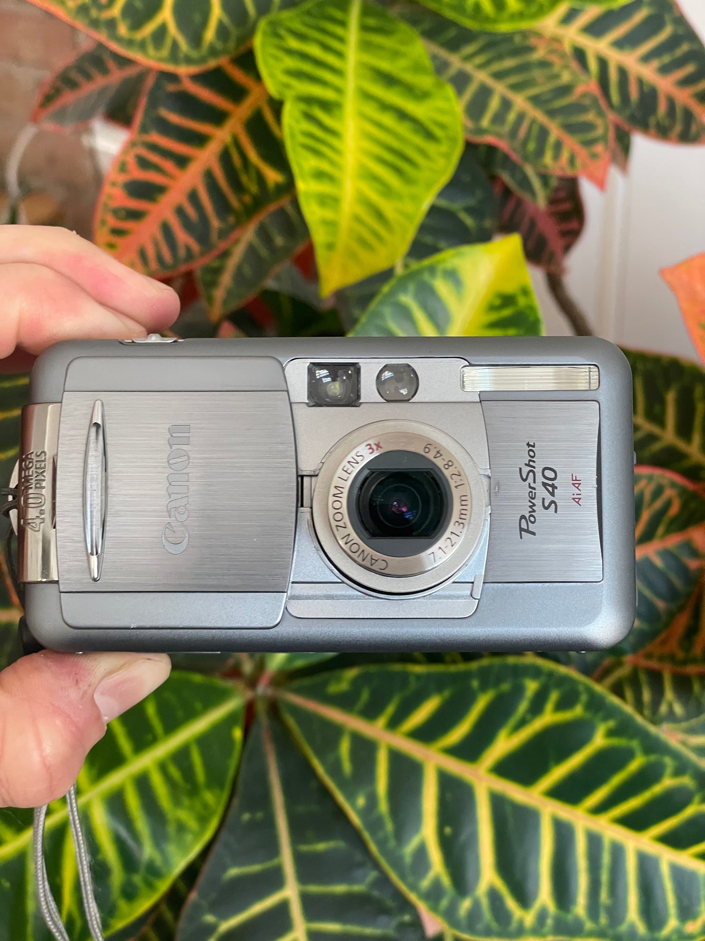 Canon PowerShot S40 4.0 MP Digital Camera Bundle