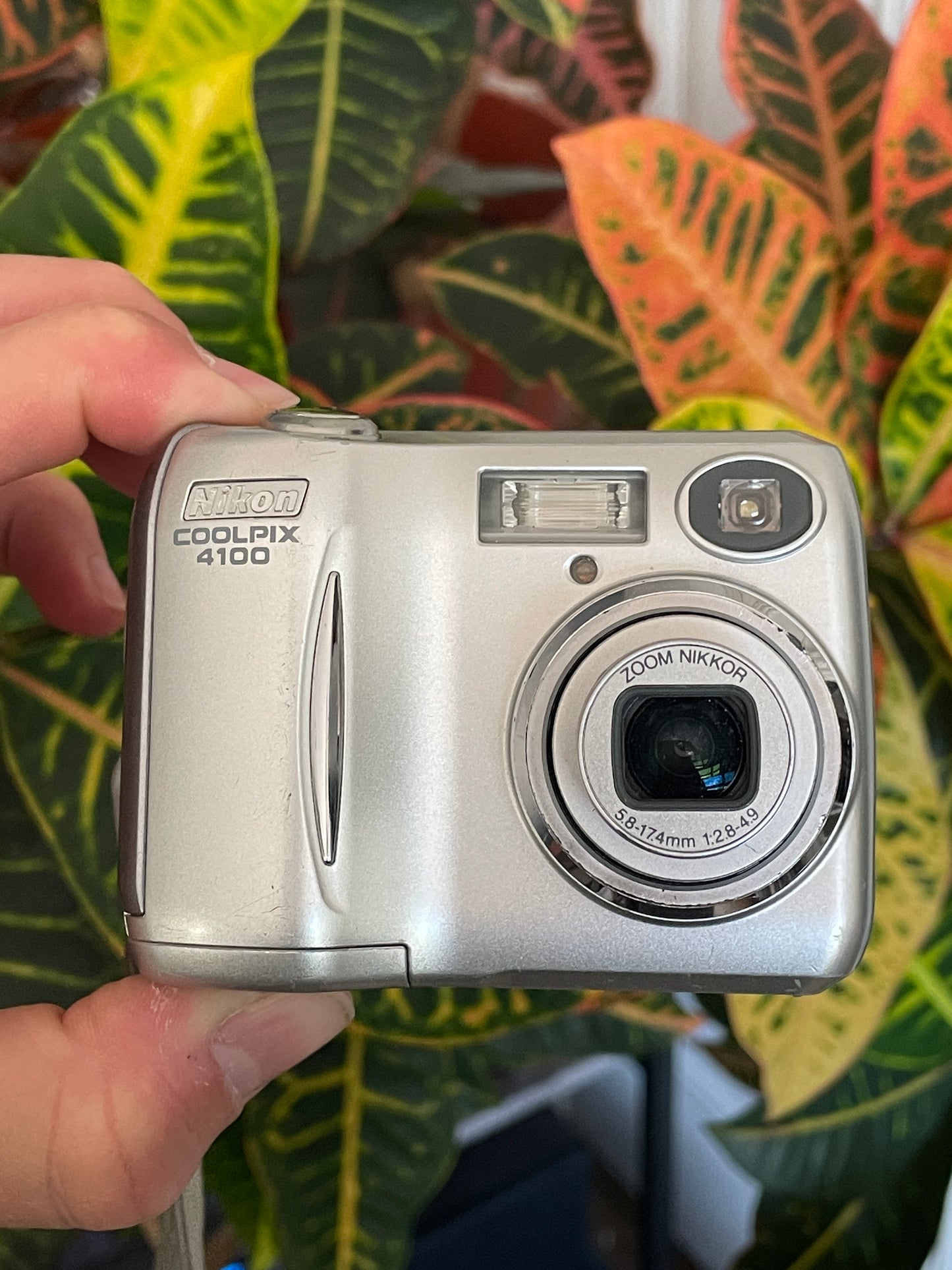 Nikon CoolPix 4100 4.0 MP Digital Camera Bundle
