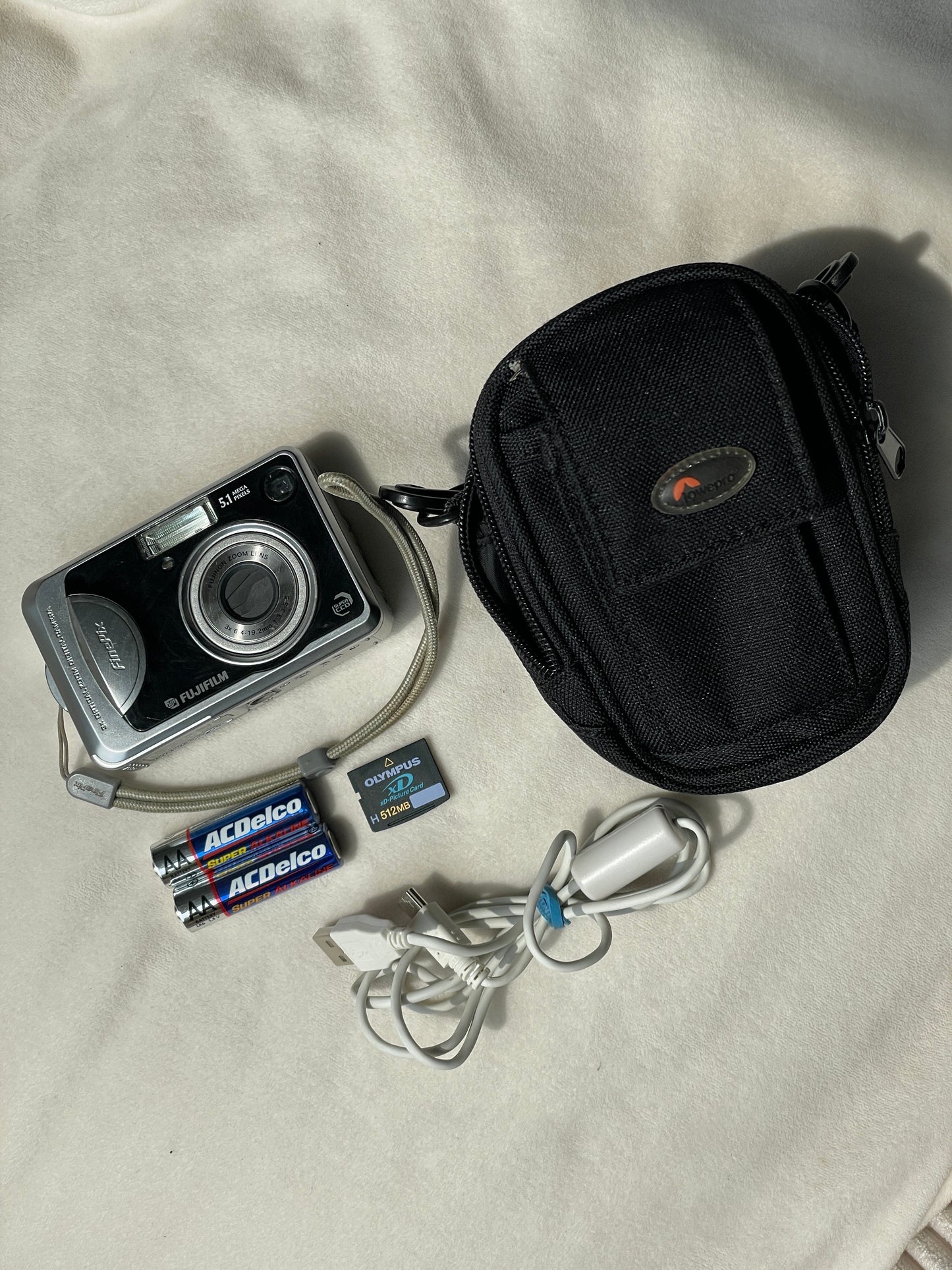 Fujifilm FinePix A510 5.1 MP Digital Camera Bundle - Black