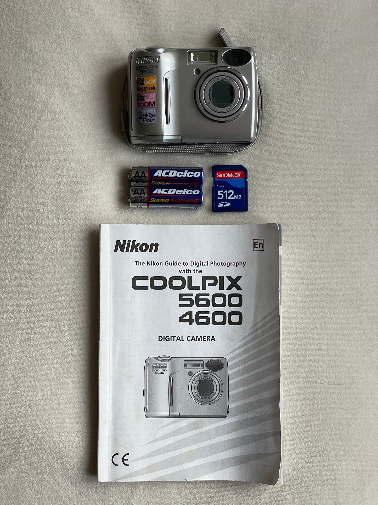 Nikon CoolPix E5600 5.1 MP Digital Camera Bundle - Silver