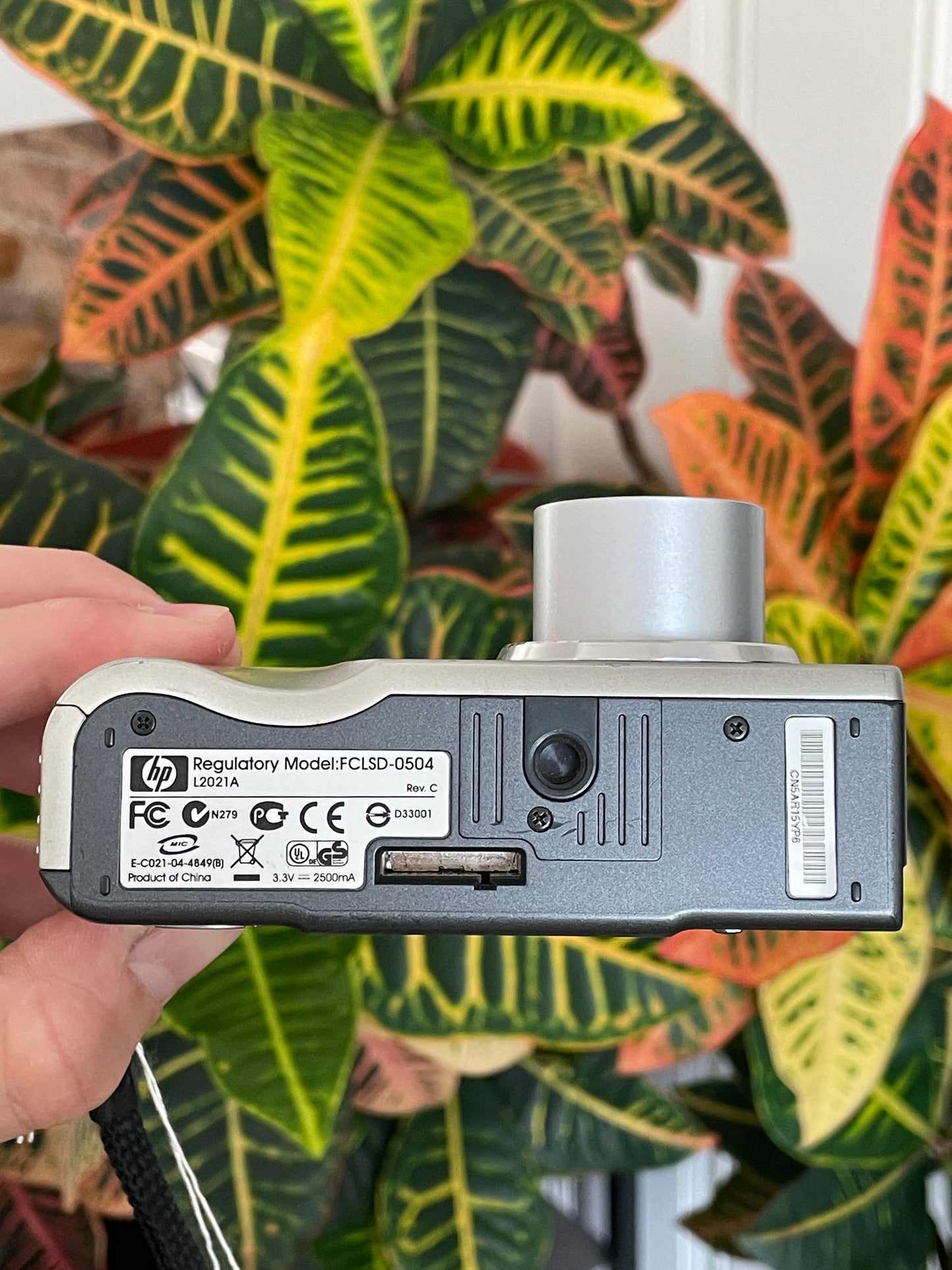 HP Photosmart M415 5.2 MP Digital Camera Bundle - Silver