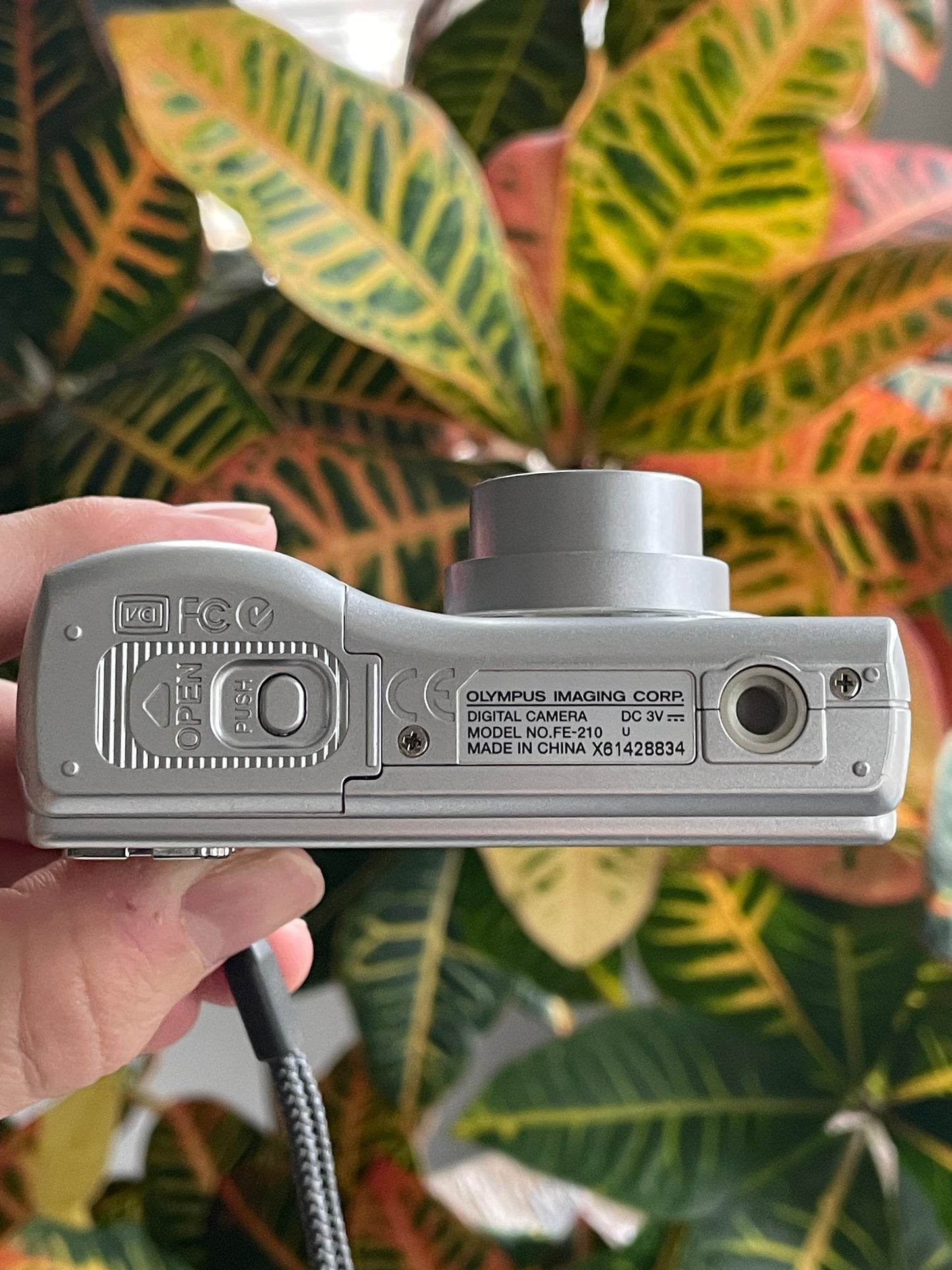 Olympus FE-210 7.1 MP Digital Camera Bundle - Silver