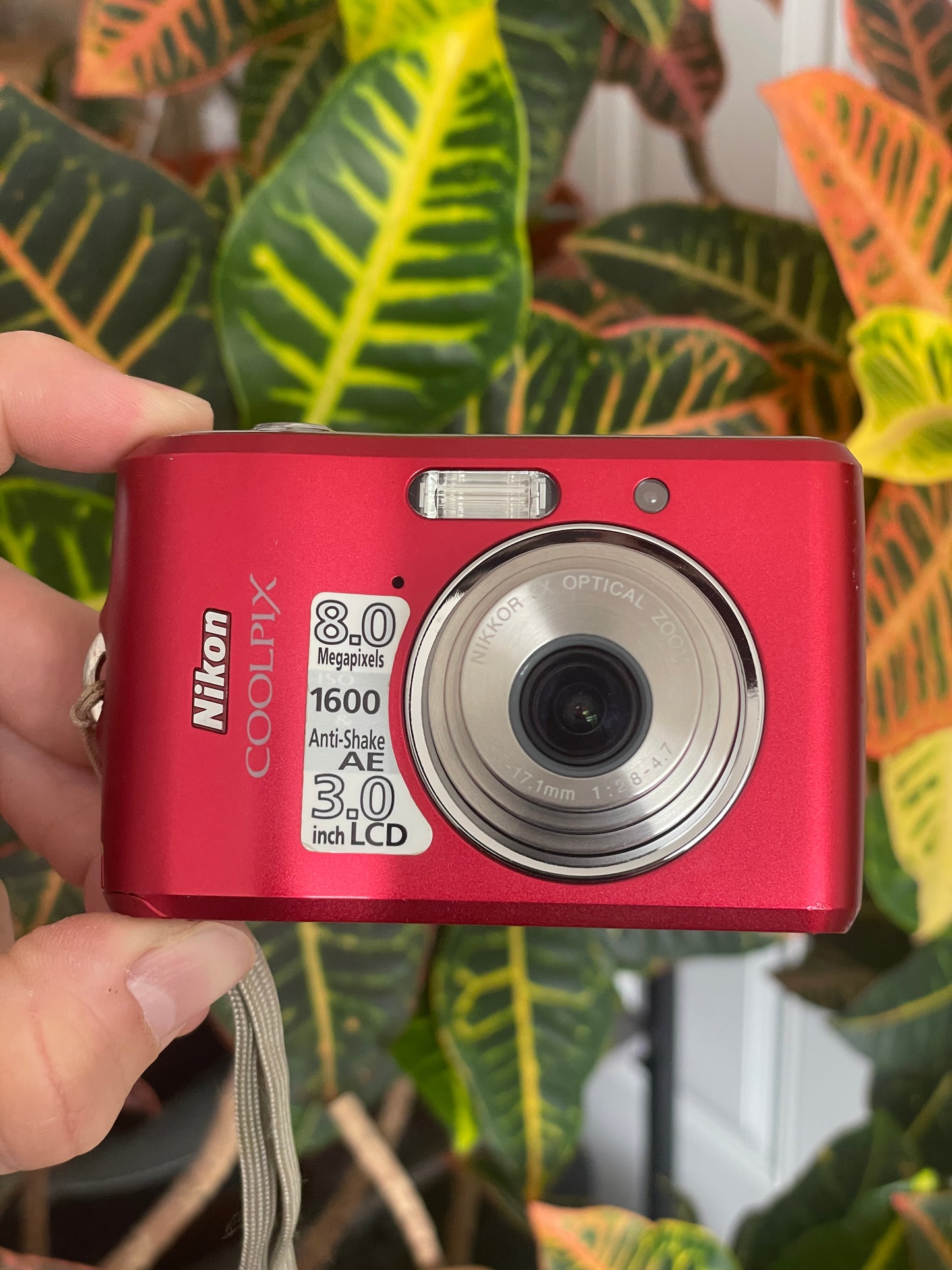 Nikon CoolPix L18 8.0 MP Digital Camera Bundle - Red