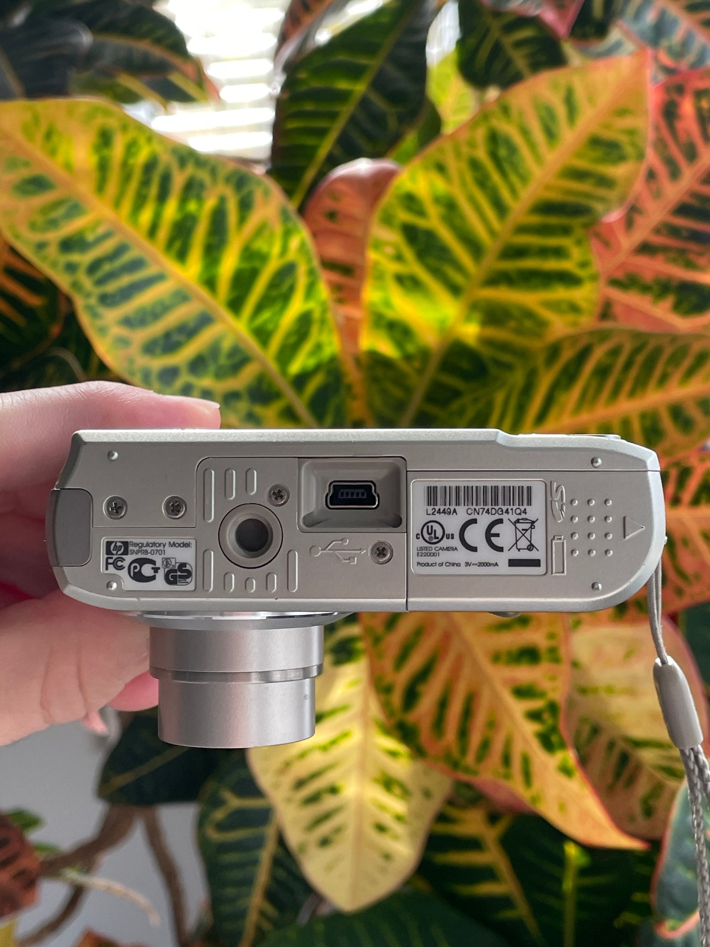 HP Photosmart M537 6.0 MP Digital Camera Bundle - Silver