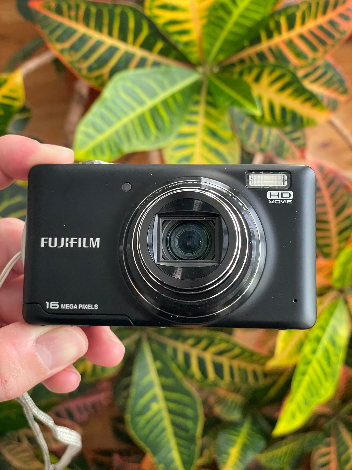 Fujifilm FinePix T400 16 MP Digital Camera Bundle - In Box