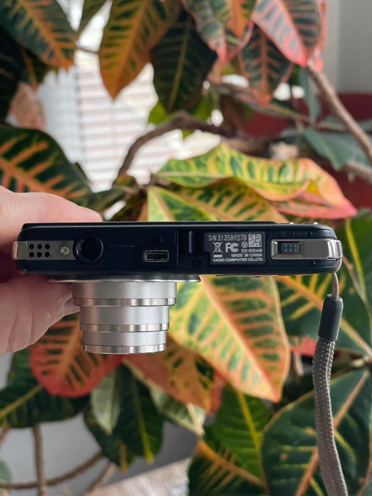 Casio Exilim EX-S10 10.1 MP Digital Camera Bundle - Black