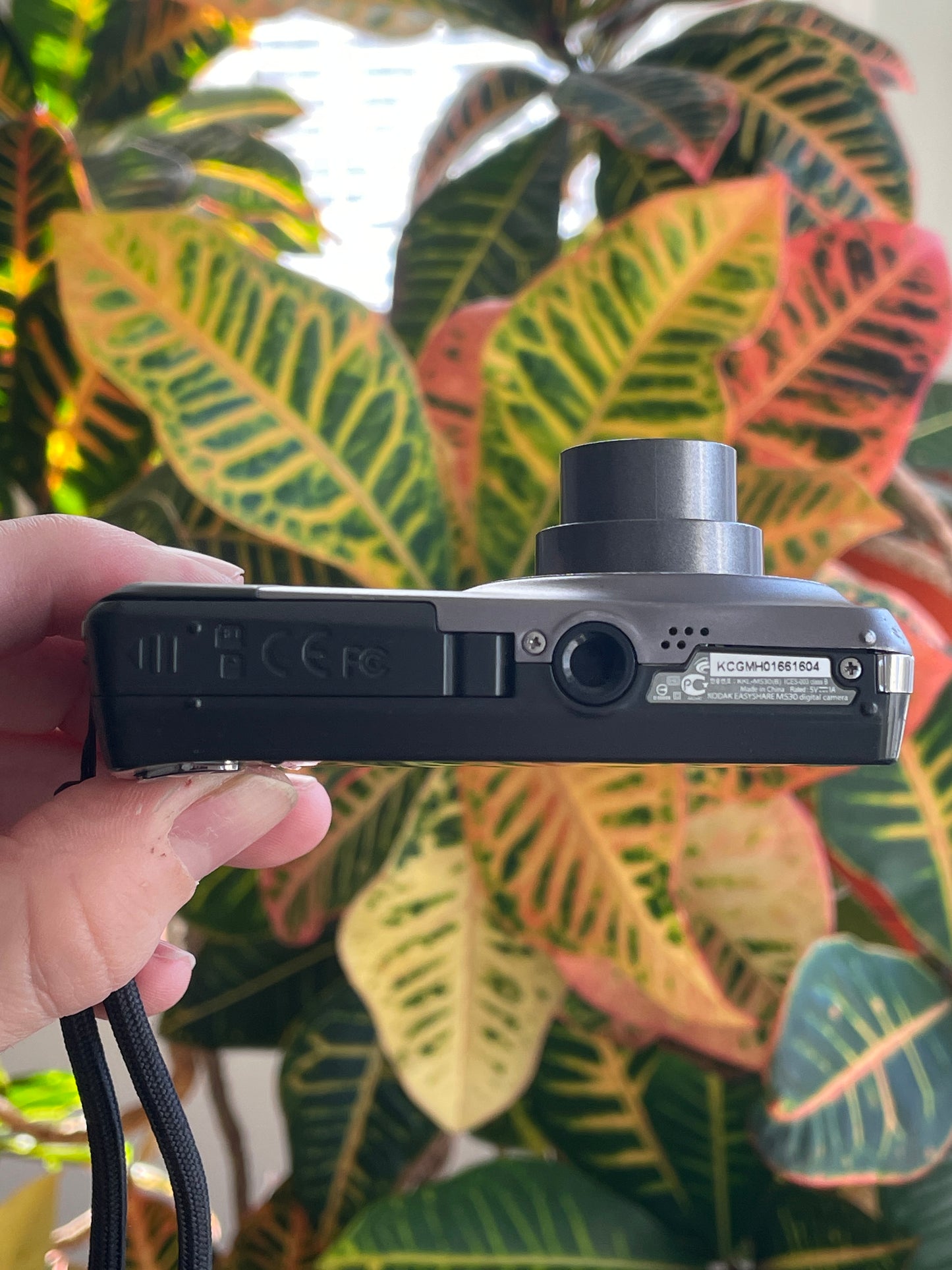 Kodak EasyShare M530 12 MP Digital Camera Bundle - Carbon