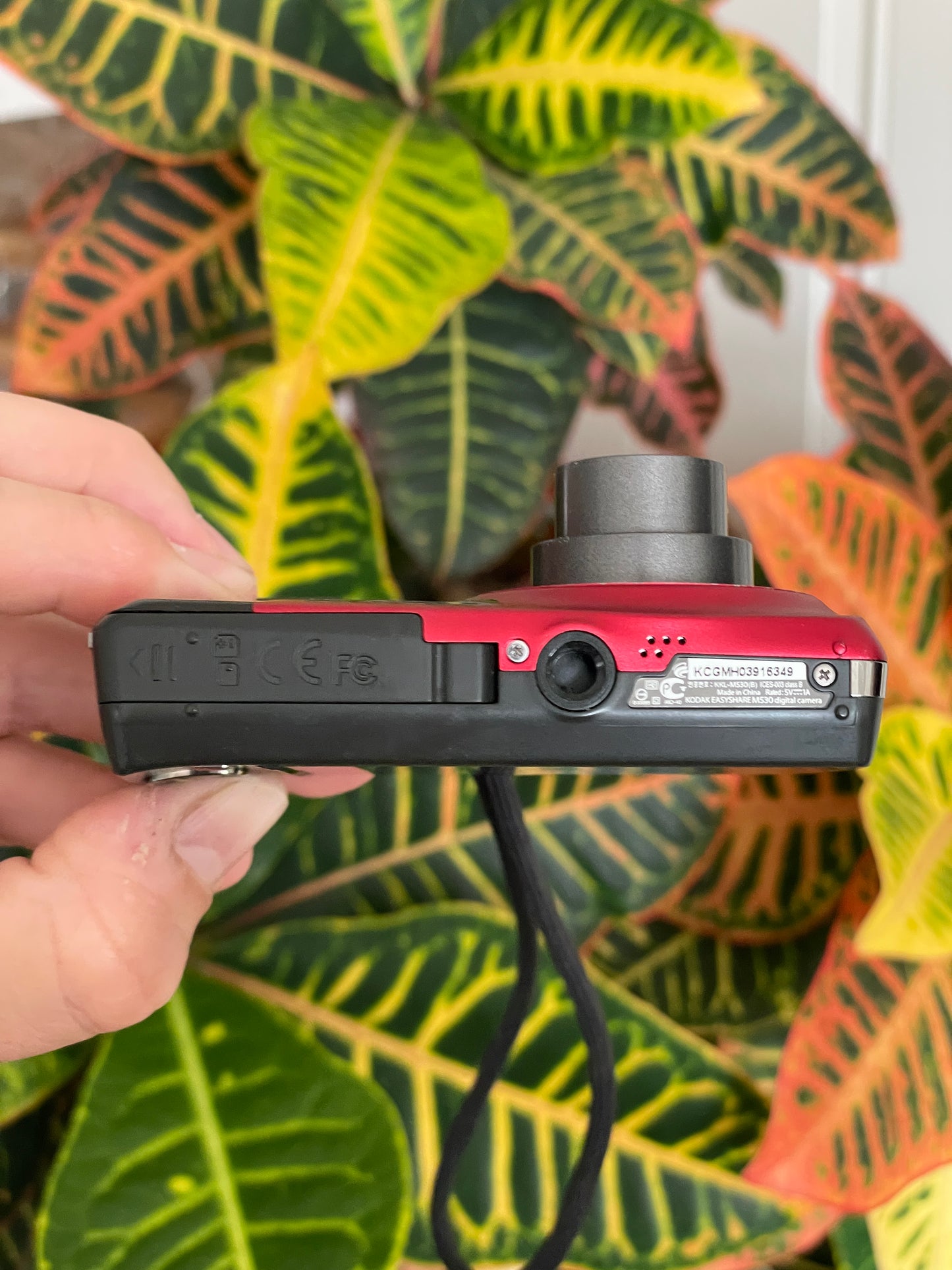 Kodak EasyShare M530 12 MP Digital Camera Bundle - Red