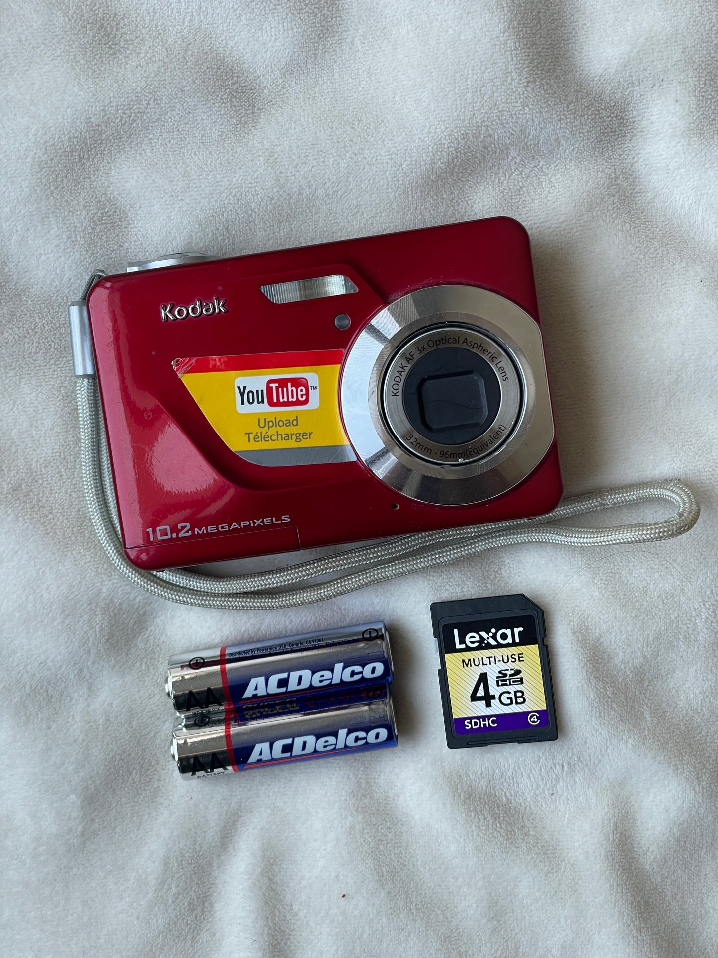 Kodak EasyShare C180 10.2 MP Digital Camera Bundle - Red