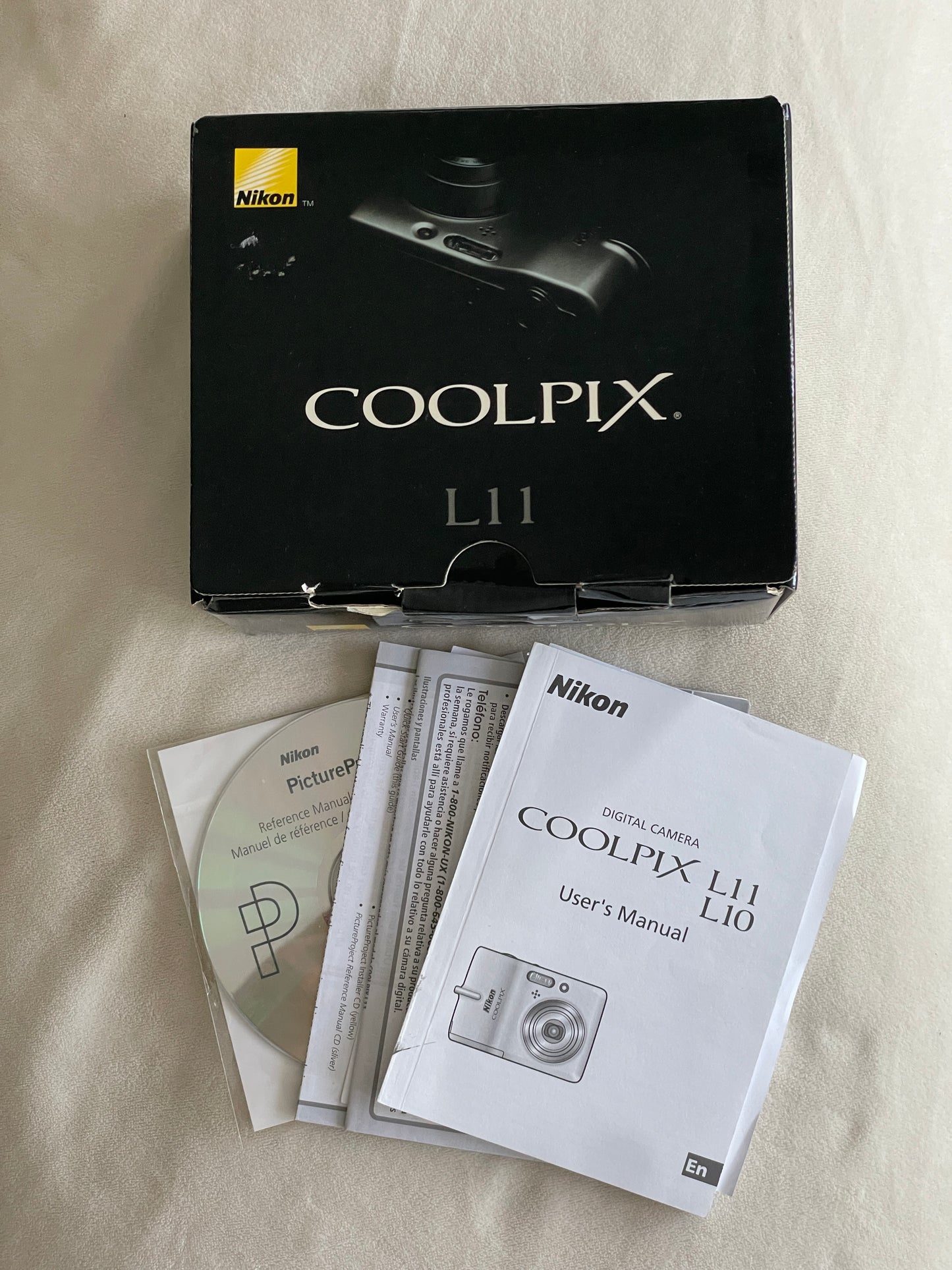 Nikon CoolPix L11 6.0 MP Digital Camera Bundle- In Original Box