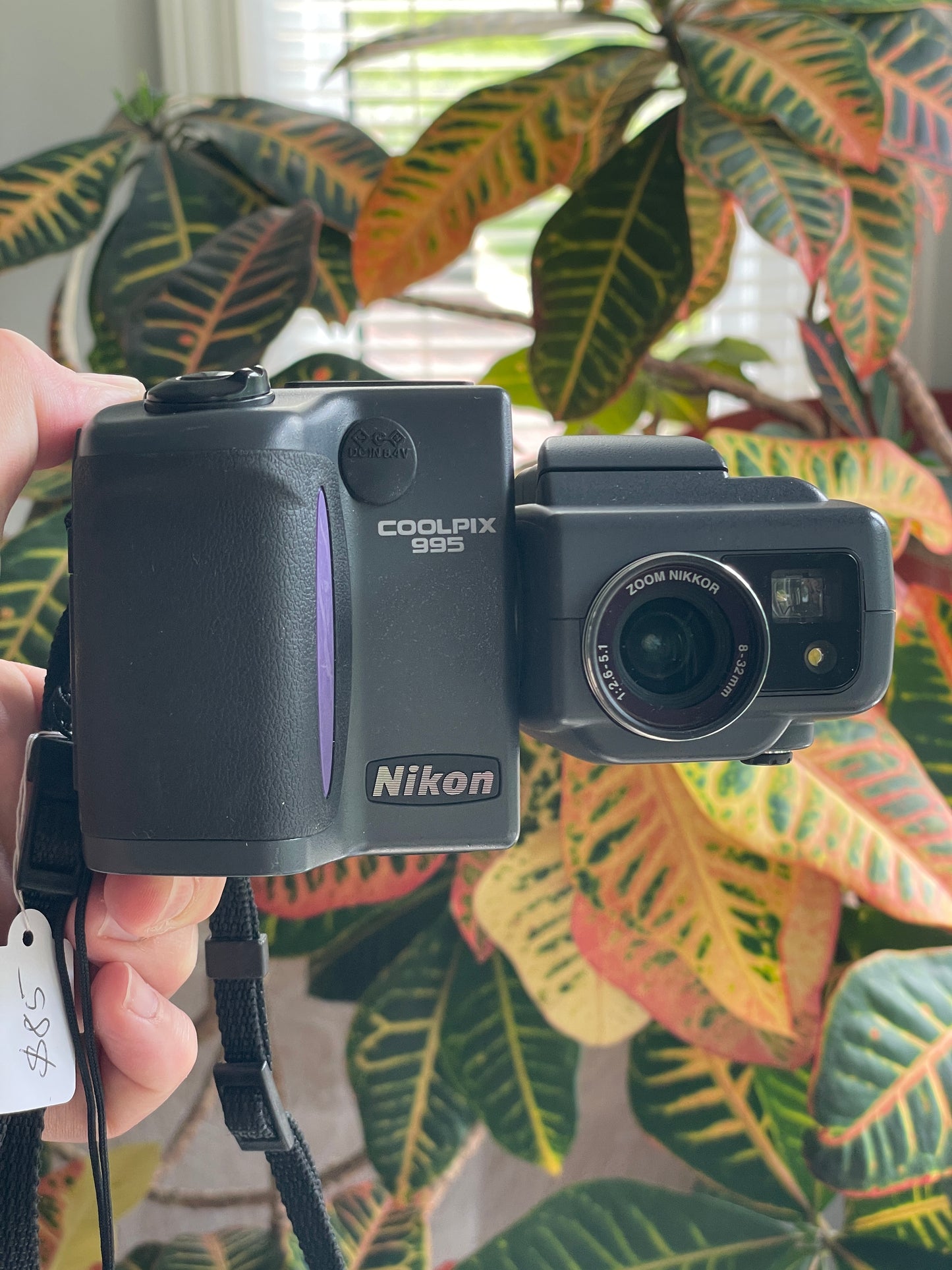 Nikon CoolPix E995 3.3 MP Digital Camera Bundle - Black/Purple