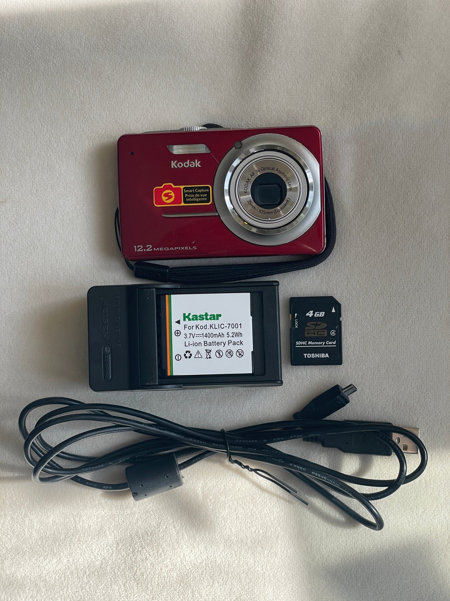 Kodak EasyShare M341 12.2 MP Digital Camera Bundle - Candy Red