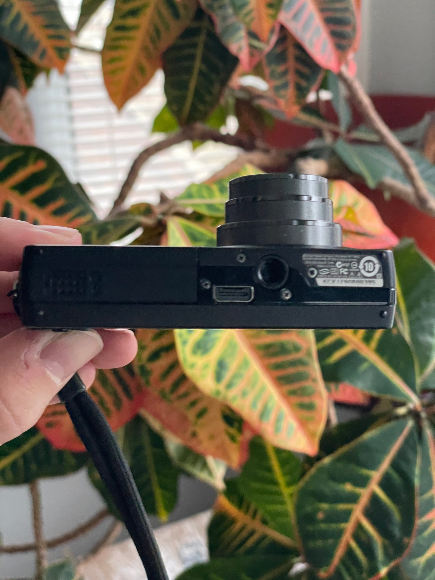Kodak EasyShare M1093 IS 10 MP Digital Camera Bundle - Black