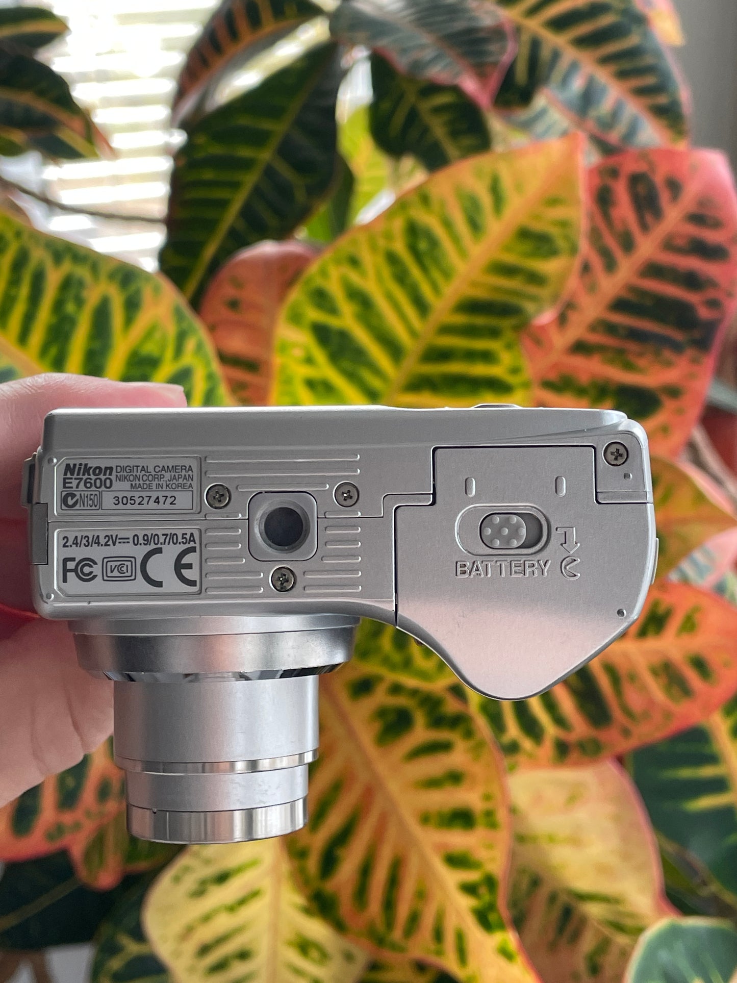 Nikon CoolPix 7600 7.1 MP Digital Camera Bundle - Silver