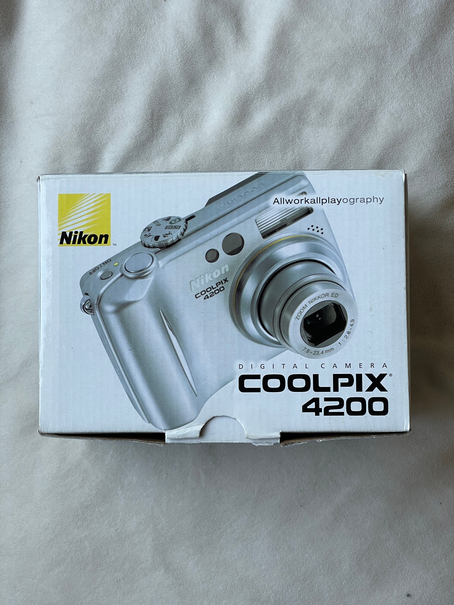 Nikon CoolPix 4200 4.0 MP Digital Camera Bundle - In Box