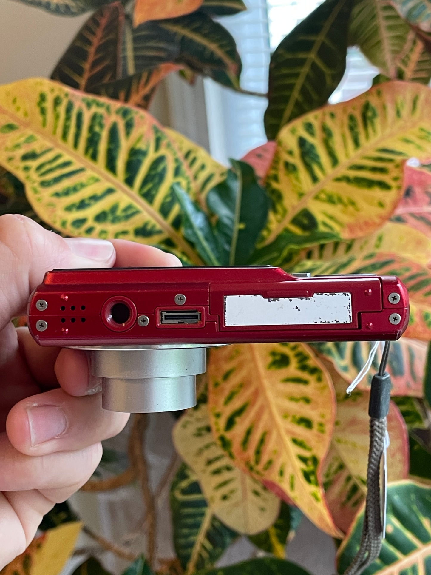 Casio Exilim EX-Z60 6.0 MP Digital Camera Bundle - Red