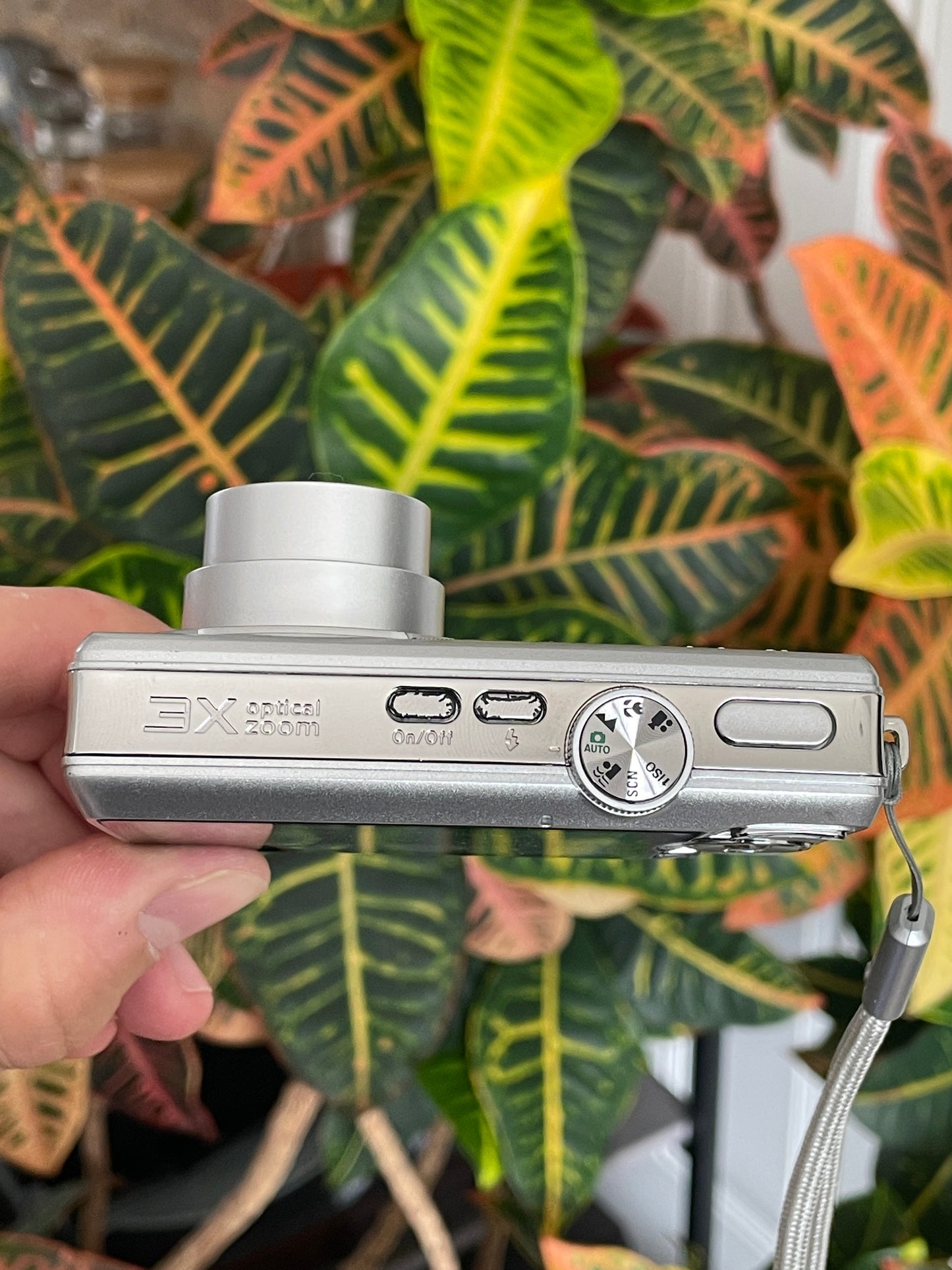 Kodak EasyShare M1063 10.3 MP Digital Camera Bundle - Silver