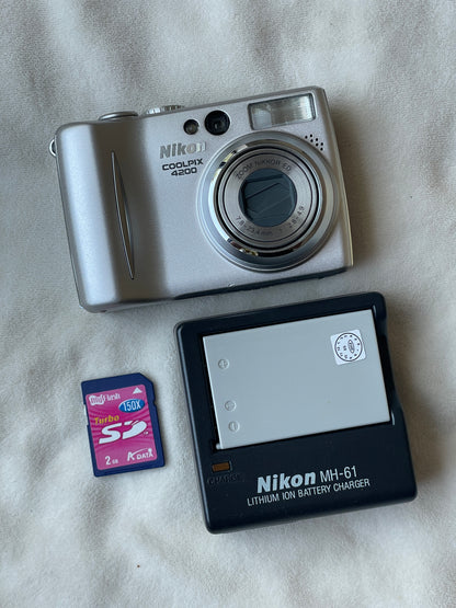 Nikon CoolPix 4200 4.0 MP Digital Camera Bundle - In Box