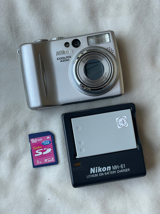 Nikon CoolPix 4200 4.0 MP Digital Camera Bundle - In Box