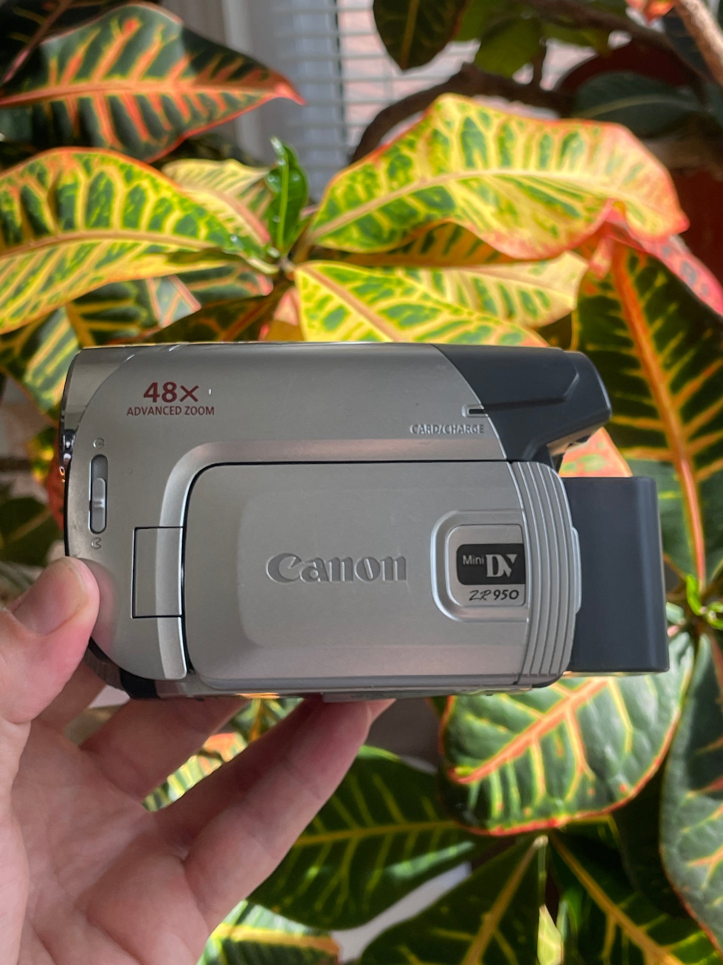 Canon Mini DV Handycam Model No. ZR950 Bundle