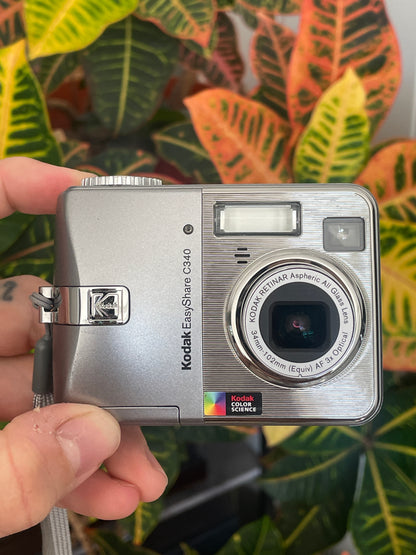 Kodak EasyShare C340 5 MP Digital Camera Bundle