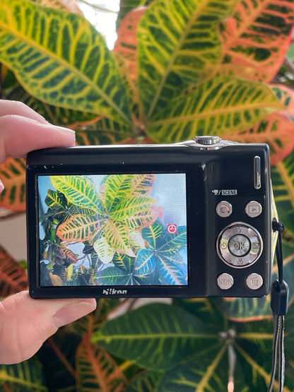 Nikon CoolPix S3000 12 MP Digital Camera Bundle - In Box