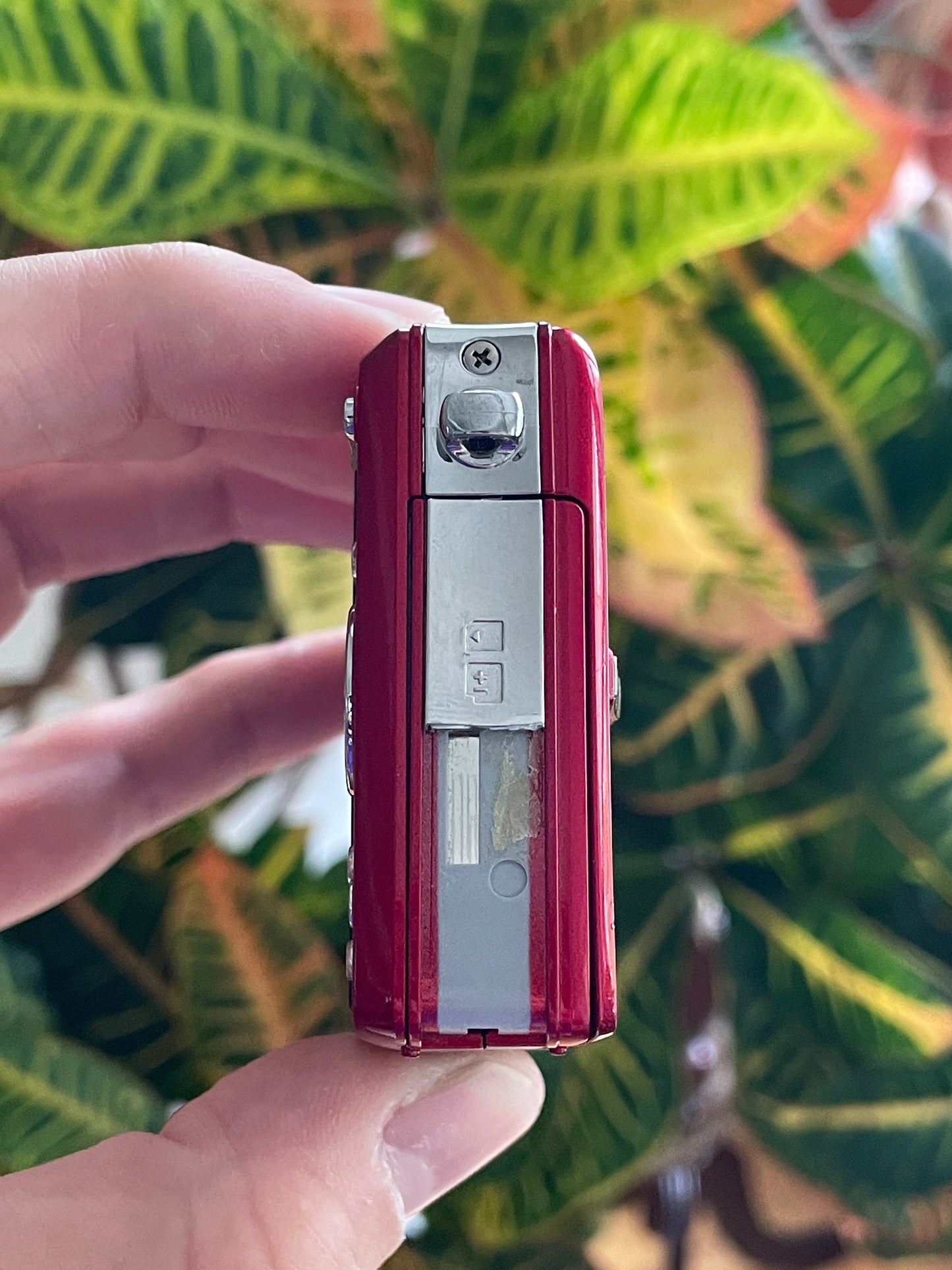 Kodak EasyShare M763 7.2 MP Digital Camera Bundle - Red