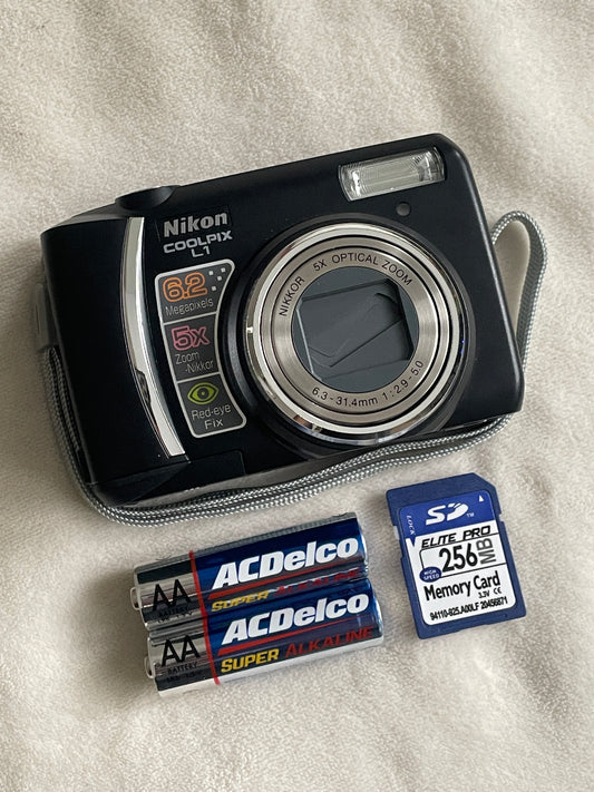 Nikon CoolPix L1 6.2 MP Digital Camera Bundlfe - Black