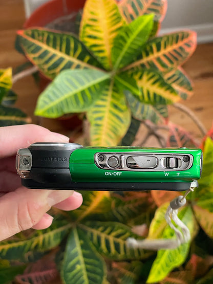 Fujifilm FinePix XP20 14 MP Digital Camera Bundle - Green