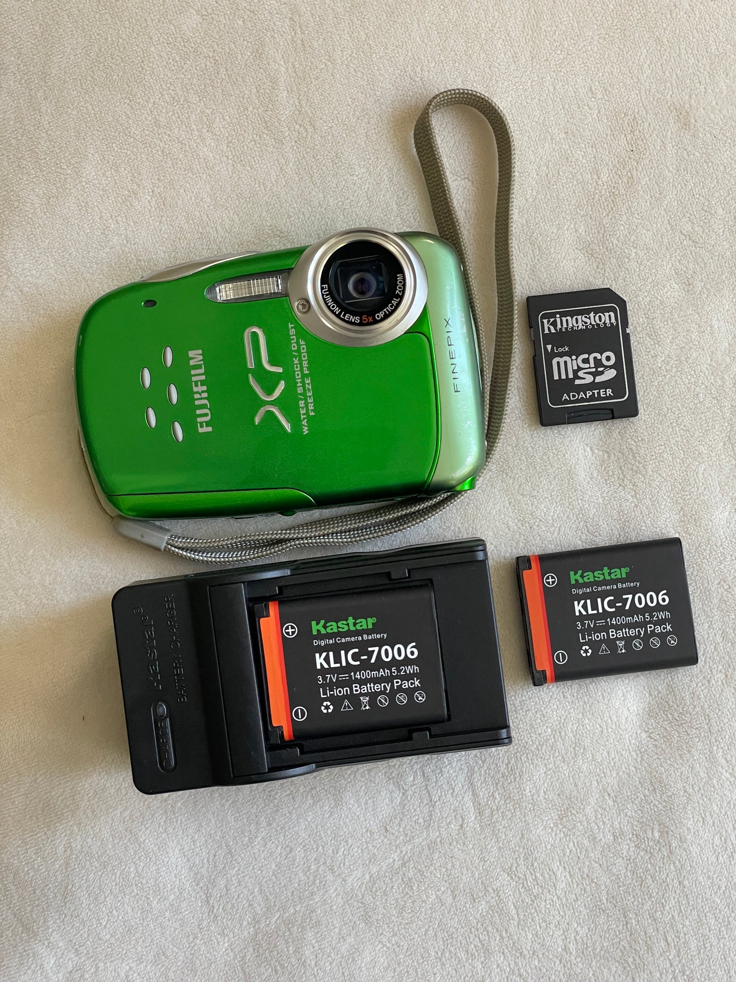 Fujifilm XP10 12 MP Digital Camera Bundle - Green