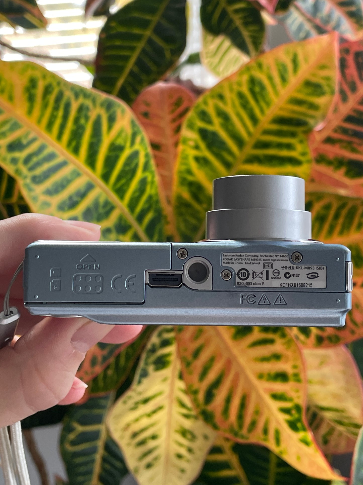 Kodak EasyShare M893 8.1 MP Digital Camera Bundle - Aqua