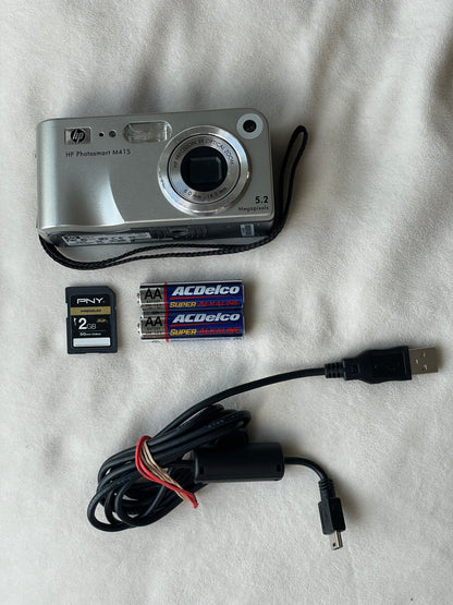 HP Photosmart M415 5.2 MP Digital Camera Bundle - Silver