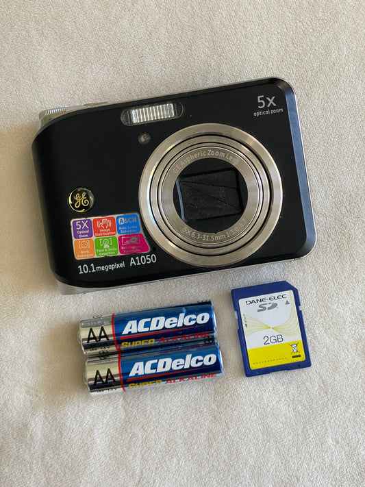 GE A1050 10.1 MP Digital Camera Bundle - Complete in Box