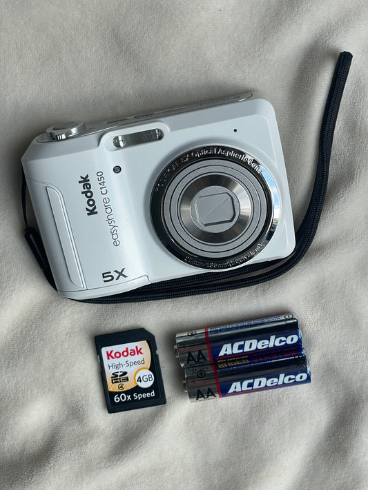 Kodak EasyShare C1450 14 MP Digital Camera Bundle - White