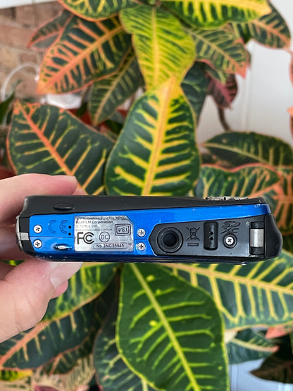 Fujifillm FinePix XP60 16 MP Digital Camera Bundle - Blue