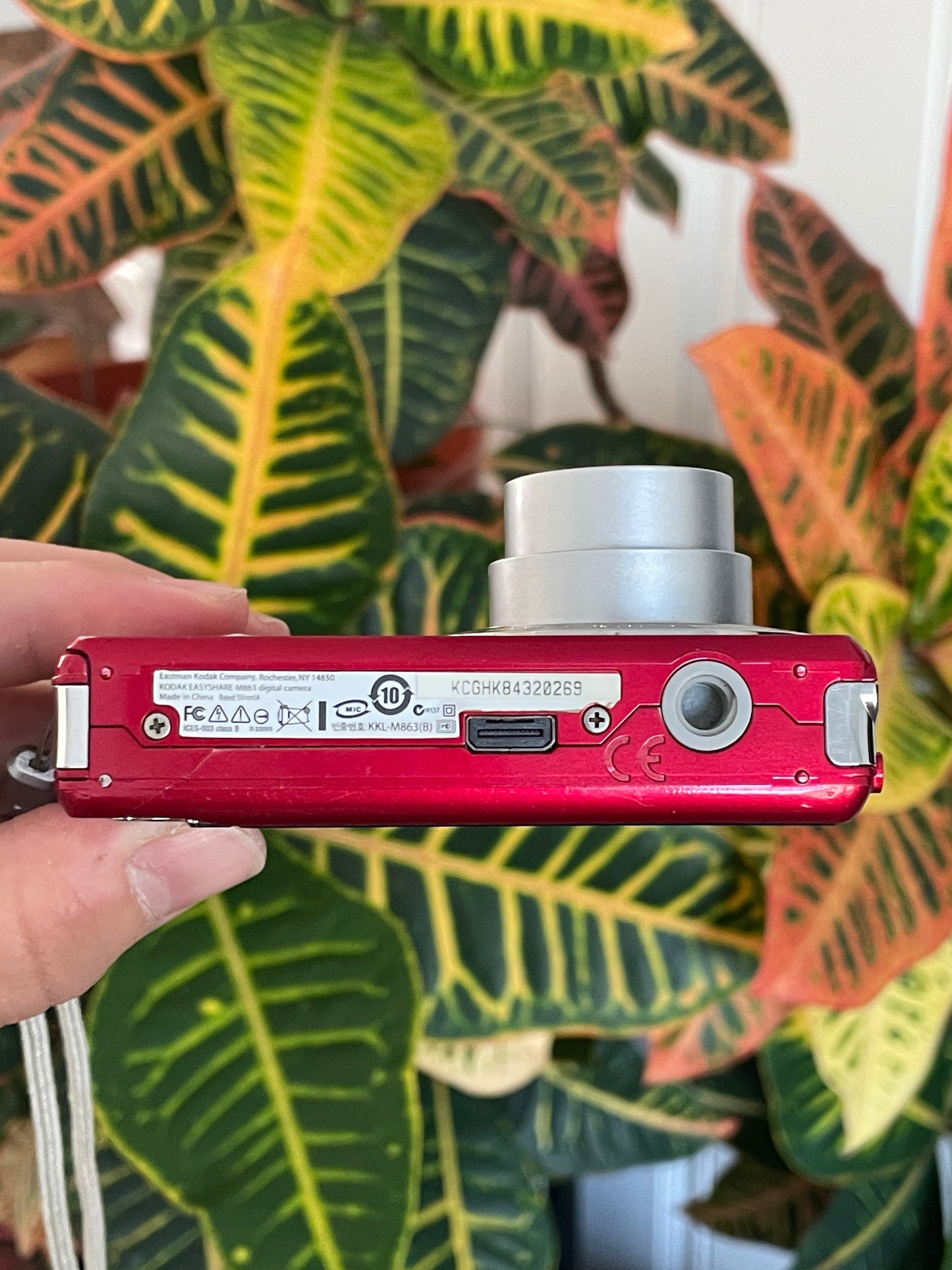Kodak EasyShare M863 8.2 MP Digital Camera Bundle - Red