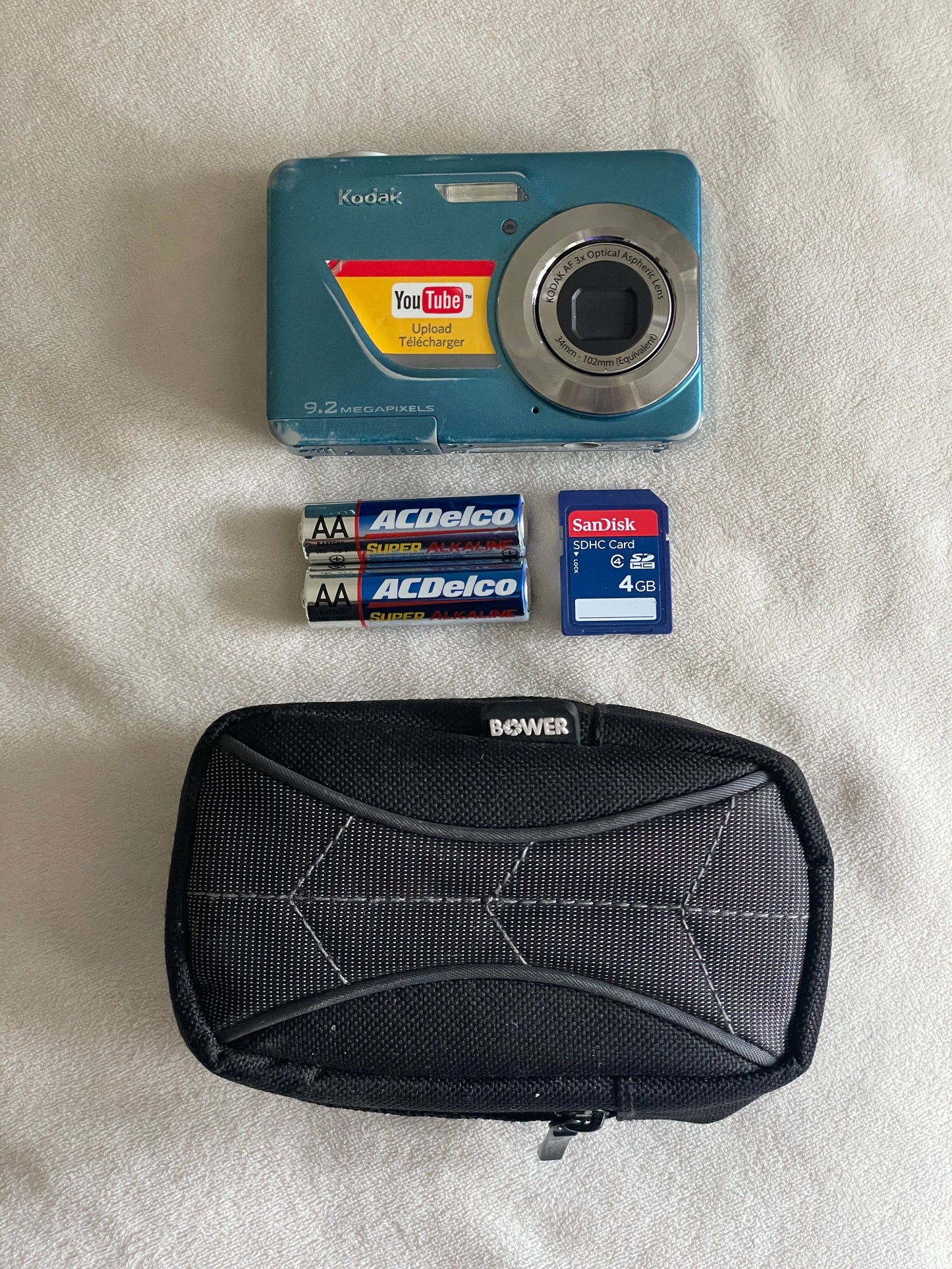 Kodak EasyShare C160 9.2 MP Digital Camera Bundle