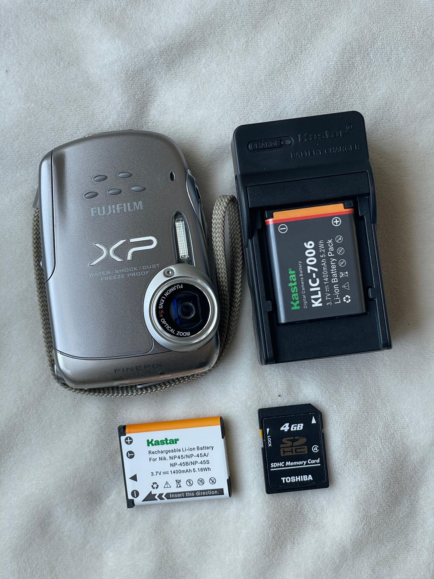 Fujifilm FinePix XP10 12.2 MP Digital Camera Bundle