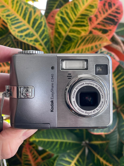 Kodak EasyShare C340 5.0 MP Digital Camera Bundle - Silver