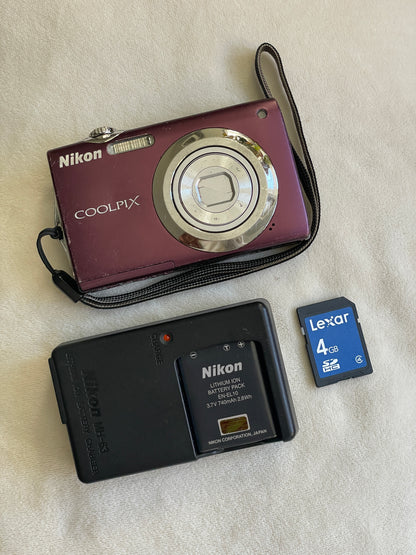 Nikon CoolPix S3000 12 MP Digital Camera Bundle - In Box
