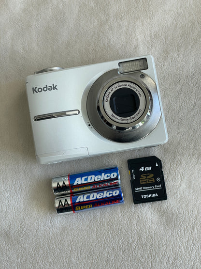Kodak EasyShare C613 6.2 MP Digital Camera Bundle - White