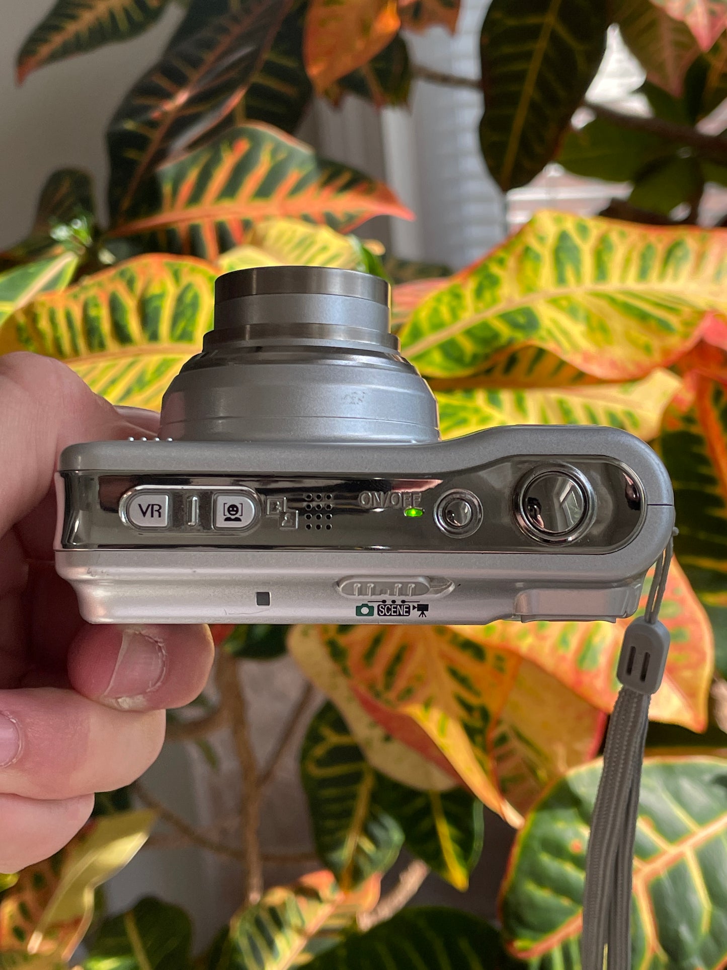 Nikon CoolPix L5 7.2 MP Digital Camera Bundle - Silver