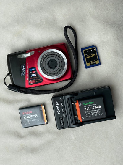 Kodak EasyShare M530 12 MP Digital Camera Bundle - Red