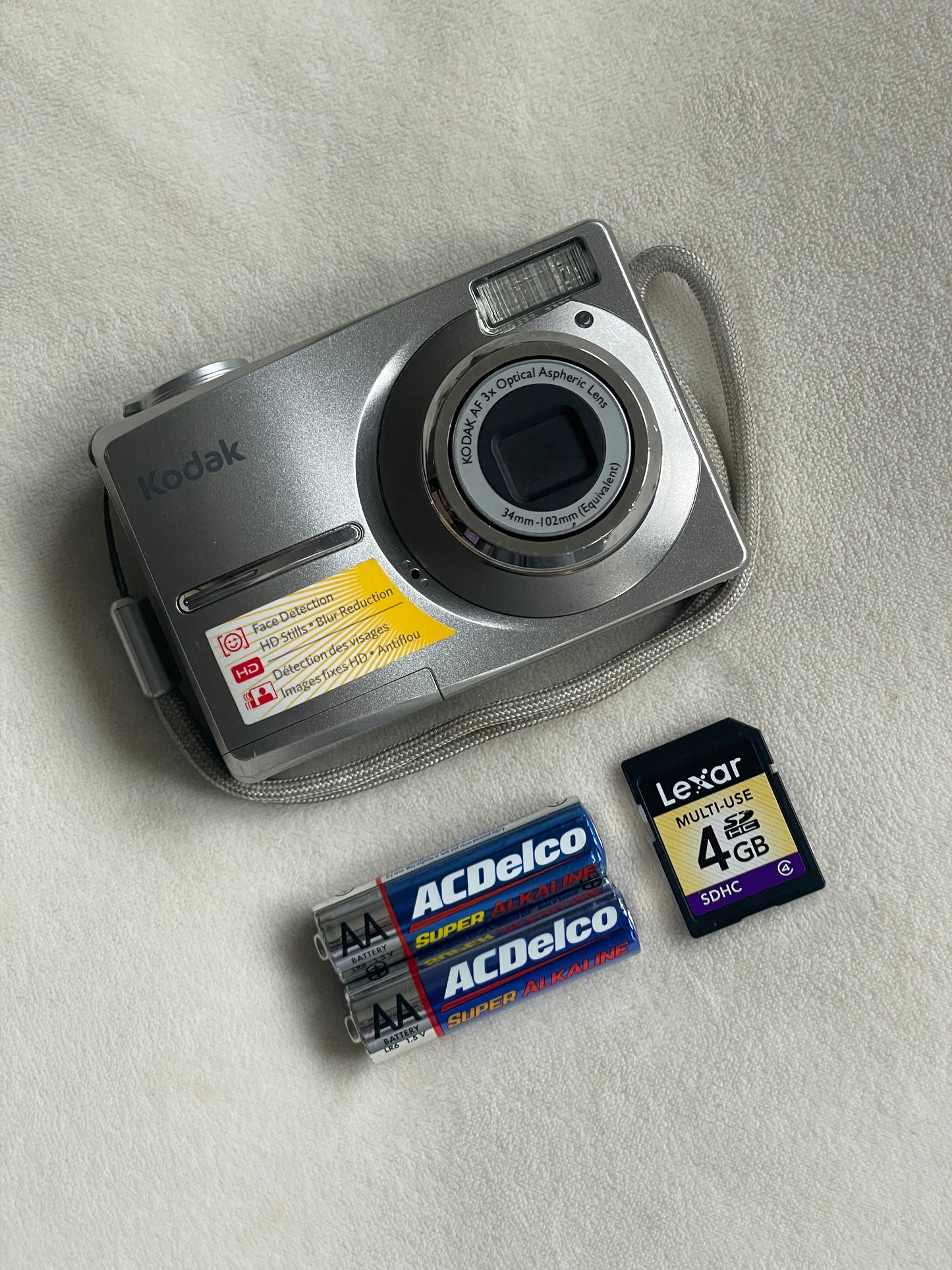 Kodak EasyShare C1013 10.3 MP Digital Camera Bundle - Silver