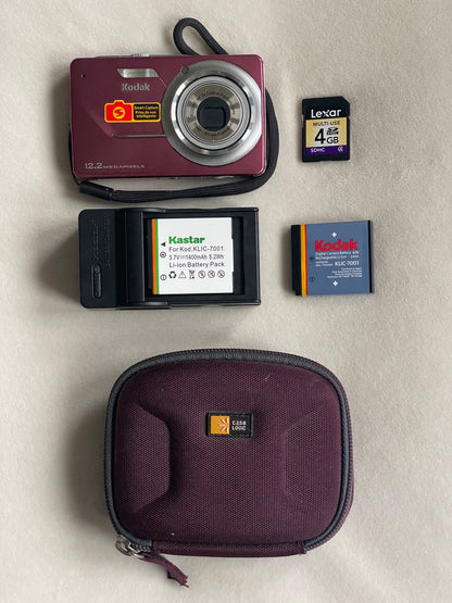 Kodak EasyShare M341 12.2 MP Digital Camera Bundle - Pink
