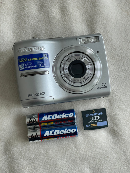 Olympus FE-210 7.1 MP Digital Camera Bundle - Silver