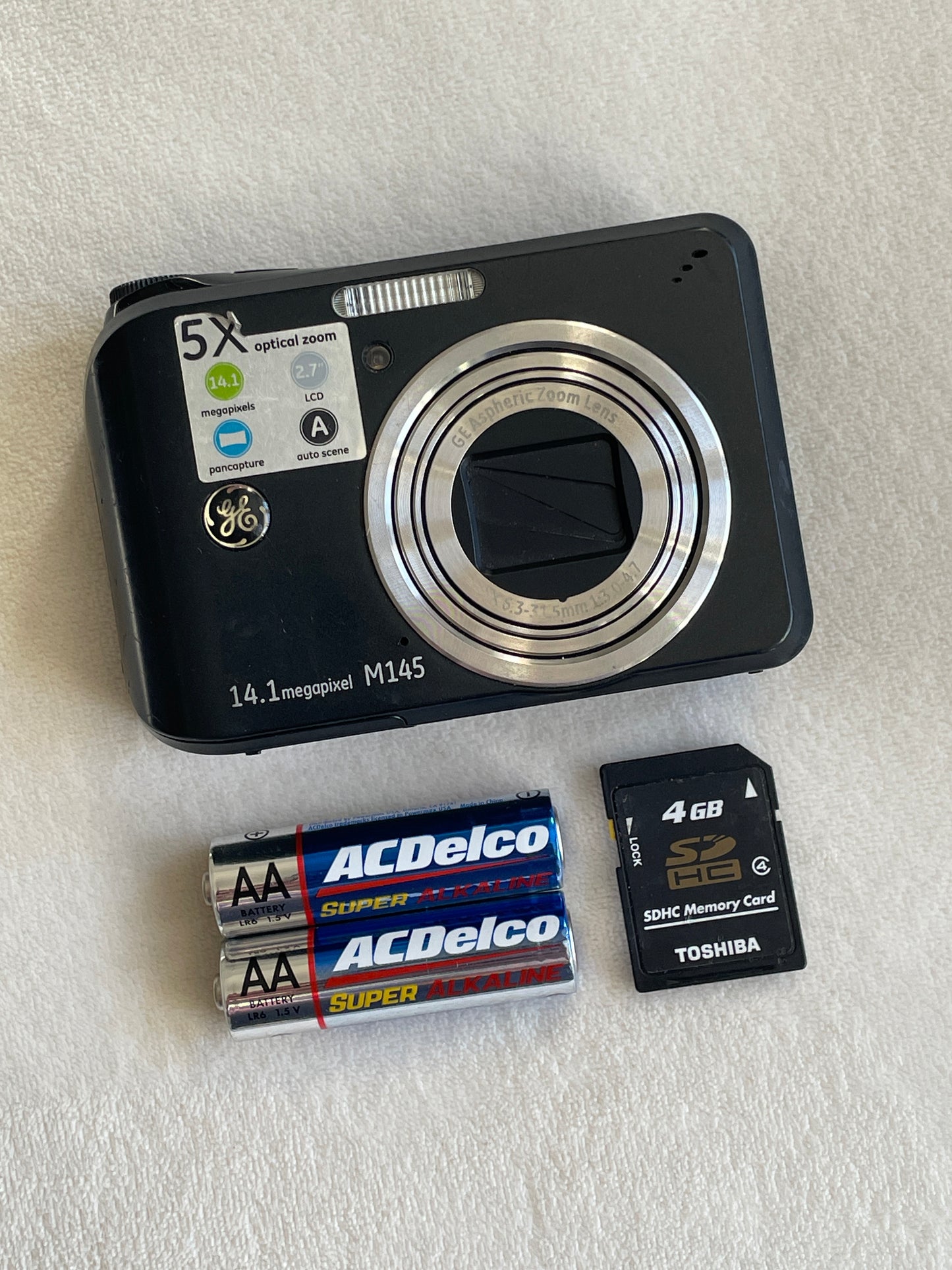 GE M145 14.1 MP Digital Camera Bundle - Black