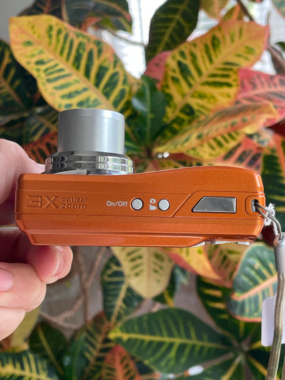 Kodak EasyShare C140 8.2 MP Digital Camera Bundle - Orange