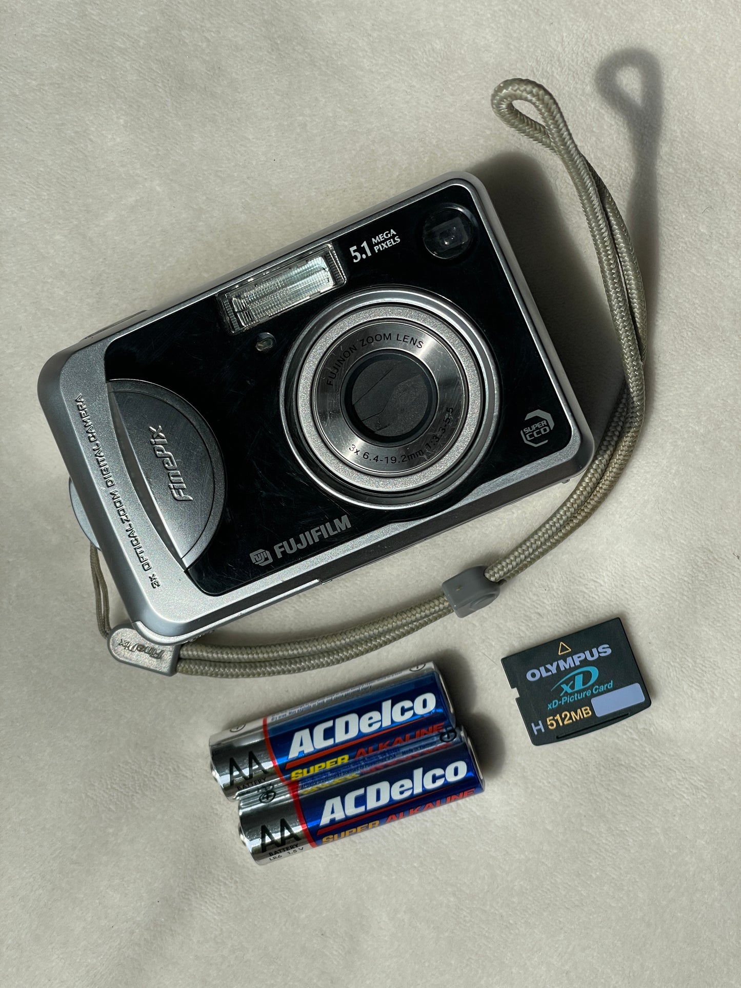 Fujifilm FinePix A510 5.1 MP Digital Camera Bundle - Black